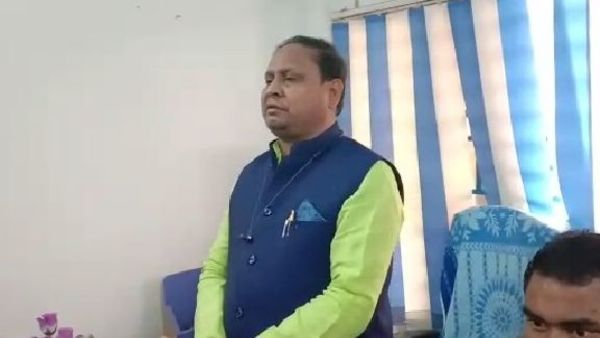 বক্তৃতা রাখছেন হুমায়ুন কবীর। নিজস্ব ছবি। বক্তৃতা রাখছেন হুমায়ুন কবীর। নিজস্ব ছবি।