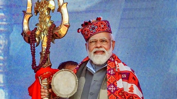 হিমাচলে মোদী (ছবি সৌজন্যে পিটিআই) (PTI) হিমাচলে মোদী (ছবি সৌজন্যে পিটিআই) (PTI)