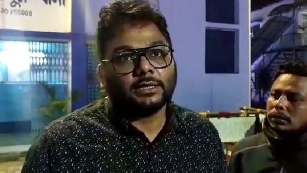 দুষ্কৃতীদের হামলায় আহত বিধায়ক পুত্র ইমদাদ চৌধুরী। নিজস্ব ছবি। দুষ্কৃতীদের হামলায় আহত বিধায়ক পুত্র ইমদাদ চৌধুরী। নিজস্ব ছবি।