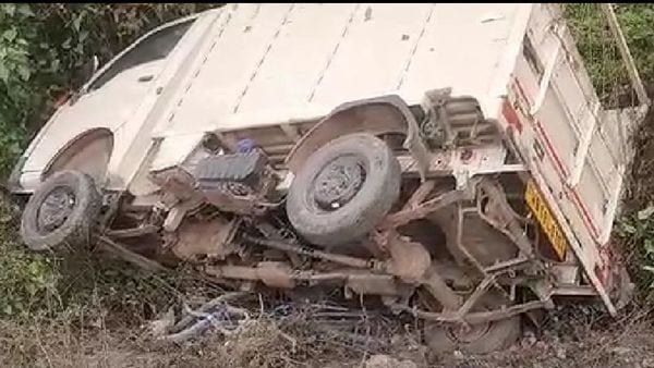 বারুইপুরে মর্মান্তিক দুর্ঘটনাটি ঘটেছে। বারুইপুরে মর্মান্তিক দুর্ঘটনাটি ঘটেছে।