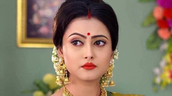 ‘কে আপন কে পর’-এর দৃশ্যে পল্লবী(ছবি-ইনস্টাগ্রাম) ‘কে আপন কে পর’-এর দৃশ্যে পল্লবী(ছবি-ইনস্টাগ্রাম)