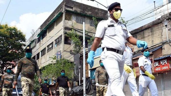 কলকাতা পুলিশ। বাড়ানো হয়েছে নিরাপত্তা। ফাইল ছবি কলকাতা পুলিশ। বাড়ানো হয়েছে নিরাপত্তা। ফাইল ছবি