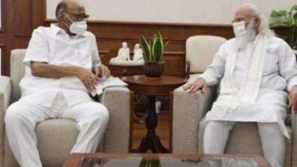 প্রধানমন্ত্রীর বাসভনে শরদ পাওয়ার (ছবি সৌজন্যে টুইটার) প্রধানমন্ত্রীর বাসভনে শরদ পাওয়ার (ছবি সৌজন্যে টুইটার)