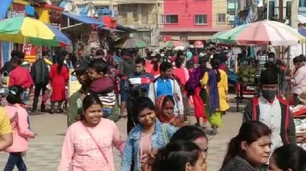 দিঘায় পর্যটকের ভিড় ছিল চোখে পড়ার মতো। দিঘায় পর্যটকের ভিড় ছিল চোখে পড়ার মতো।