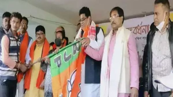 তৃণমূল কংগ্রেস–সহ বিভিন্ন দল থেকে প্রায় ২০০ কর্মী–সমর্থক বিজেপিতে যোগ দিয়েছে তৃণমূল কংগ্রেস–সহ বিভিন্ন দল থেকে প্রায় ২০০ কর্মী–সমর্থক বিজেপিতে যোগ দিয়েছে