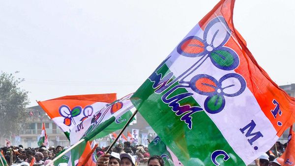 'নির্বাচনী বিধি মানছে কোথায়!' বিজেপির অভিযোগে 'নির্দেশ আসেনি' জানাল তৃণমূল। প্রতীকী ছবি। 'নির্বাচনী বিধি মানছে কোথায়!' বিজেপির অভিযোগে 'নির্দেশ আসেনি' জানাল তৃণমূল। প্রতীকী ছবি।
