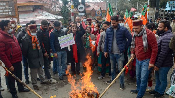 পঞ্জাবে প্রধানমন্ত্রীর নিরাপত্তায় গলদ নিয়ে বিক্ষোভ বিজেপি কর্মীদের। (ফাইল ছবি) (PTI) পঞ্জাবে প্রধানমন্ত্রীর নিরাপত্তায় গলদ নিয়ে বিক্ষোভ বিজেপি কর্মীদের। (ফাইল ছবি) (PTI)