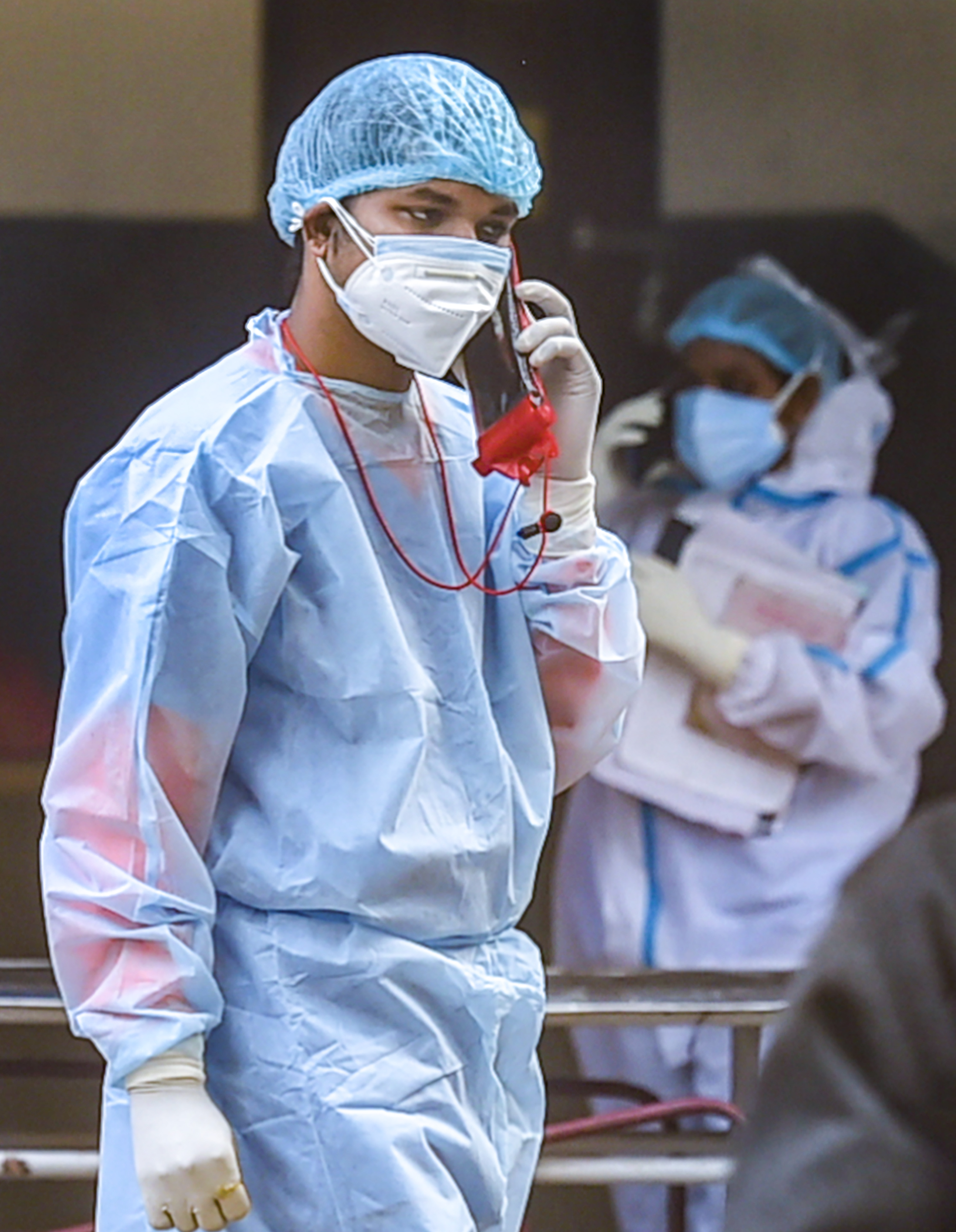 একটি বিবৃতিতে ট্রাইয়ের তরফে বলা হয়েছে, 'প্রতিটি টেলিকম সংস্থাকে কমপক্ষে একটি প্ল্যান ভাউচার, একটি স্পেশাল ট্যারিফ ভাউচার এবং একটি কম্বো ভাউচারের অফার দিতে হবে। যে প্ল্যান ভাউচারের ভ্যালিডিটি হবে ৩০ দিনের।' (ছবিটি প্রতীকী, সৌজন্যে পিটিআই) একটি বিবৃতিতে ট্রাইয়ের তরফে বলা হয়েছে, 'প্রতিটি টেলিকম সংস্থাকে কমপক্ষে একটি প্ল্যান ভাউচার, একটি স্পেশাল ট্যারিফ ভাউচার এবং একটি কম্বো ভাউচারের অফার দিতে হবে। যে প্ল্যান ভাউচারের ভ্যালিডিটি হবে ৩০ দিনের।' (ছবিটি প্রতীকী, সৌজন্যে পিটিআই)