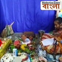 সরস্বতী পুজোয় পুরোহিত ছাত্রীই, দিশা দেখাল শিলিগুড়ির স্কুল: দেখুন ভিডিয়ো