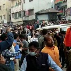 ‘হিন্দুদের হত্যা করেছেন’, বারাণসীতে মমতাকে কালো পতাকা, উঠল ‘জয় শ্রীরাম’ ধ্বনি