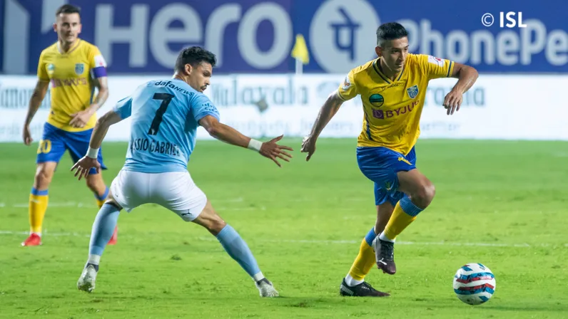 বল পায়ে কেরালার সাহাল আব্দুল সামাদ। ছবি- আইএসএল। বল পায়ে কেরালার সাহাল আব্দুল সামাদ। ছবি- আইএসএল।