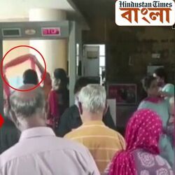 দ্য কাশ্মীর ফাইলস 'দেখা যাবে না', মহিলাদের গেরুয়া স্কার্ফ 'খুলতে বলল' হল দ্য কাশ্মীর ফাইলস 'দেখা যাবে না', মহিলাদের গেরুয়া স্কার্ফ 'খুলতে বলল' হল