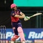 রবিবার লখনউ সুপার জায়ান্টসের বিরুদ্ধে মাত্র ১১ বলে ১৩ রান করেও অরেঞ্জ ক্যাপের তালিকায় এক নম্বর জায়গাই ধরে রেখেছেন জস বাটলার। ৪ ম্যাচে চাঁর সংগ্রহ ২১৮ রান। সর্বোচ্চ ১০০। গড় ৭২.৬৭। স্ট্রাইকরেট ১৪১.৫৫। ছবি: এএনআই রবিবার লখনউ সুপার জায়ান্টসের বিরুদ্ধে মাত্র ১১ বলে ১৩ রান করেও অরেঞ্জ ক্যাপের তালিকায় এক নম্বর জায়গাই ধরে রেখেছেন জস বাটলার। ৪ ম্যাচে চাঁর সংগ্রহ ২১৮ রান। সর্বোচ্চ ১০০। গড় ৭২.৬৭। স্ট্রাইকরেট ১৪১.৫৫। ছবি: এএনআই