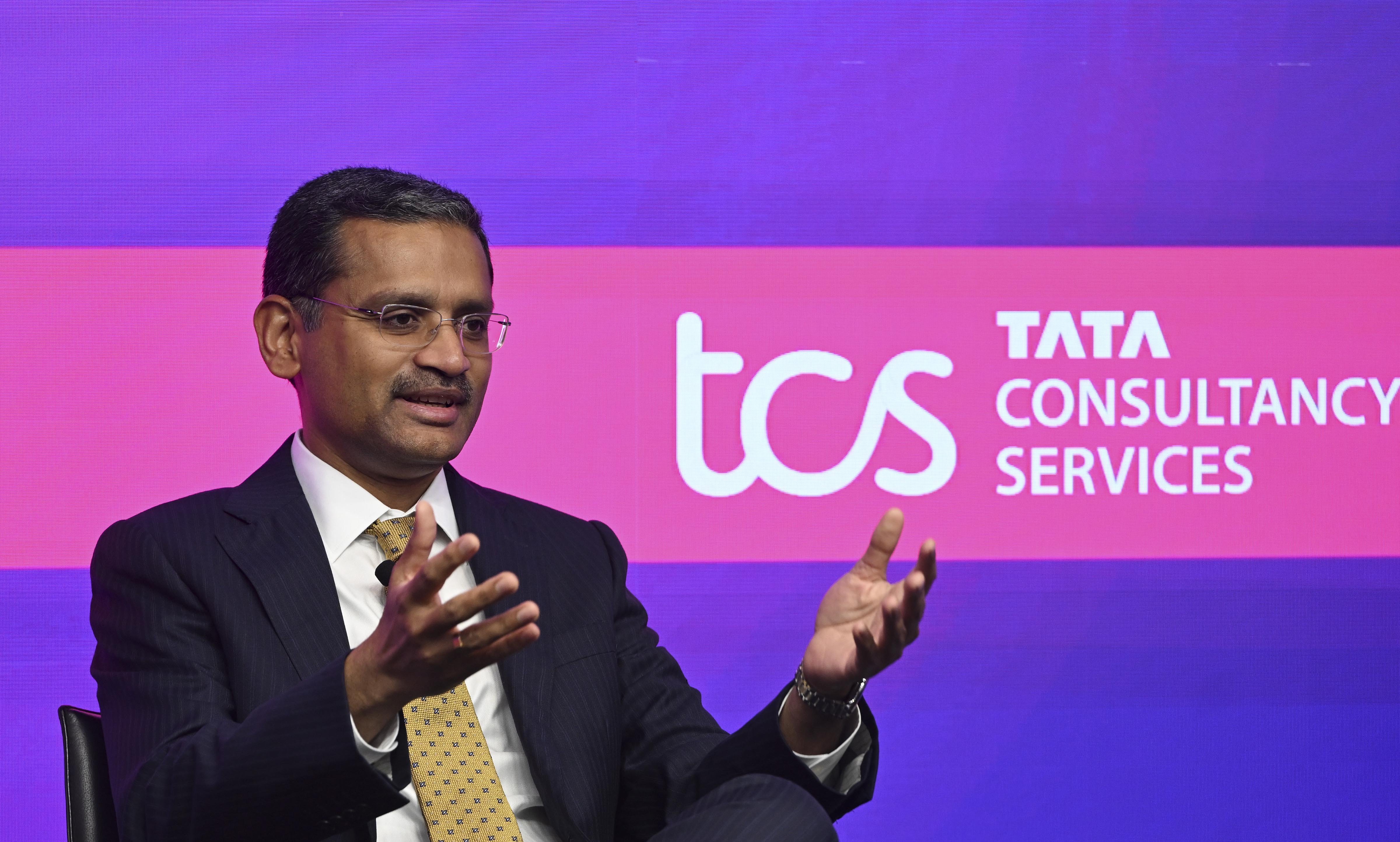 TCS ఉద్యోగులకు ఈ త్రైమాసికం ముగిసిన తర్వాత జీతంతో పాటు పనితీరు బోనస్ చెల్లించబడుతుందని సంస్థ ముఖ్య అధికారి ఒకరు తెలిపారు. అయితే ఈసారి కొంత జాప్యం జరుగుతుందని సమాచారం.