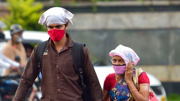 উত্তরবঙ্গে বৃষ্টি: আগামিকাল (শুক্রবার) দার্জিলিং, জলপাইগুড়ি, কালিম্পং, আলিপুরদুয়ার এবং কোচবিহারের কয়েকটি জায়গায় বজ্রবিদ্যুৎ-সহ হালকা থেকে মাঝারি বৃষ্টি হতে পারে। (ছবিটি প্রতীকী, সৌজন্যে পিটিআই)