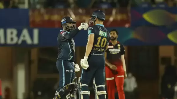 তুখড় পঞ্চম উইকেটের পার্টনারশিপে গুজরাটকে জেতালেন মিলার-তেওয়াটিয়া। ছবি- আইপিএল। তুখড় পঞ্চম উইকেটের পার্টনারশিপে গুজরাটকে জেতালেন মিলার-তেওয়াটিয়া। ছবি- আইপিএল।