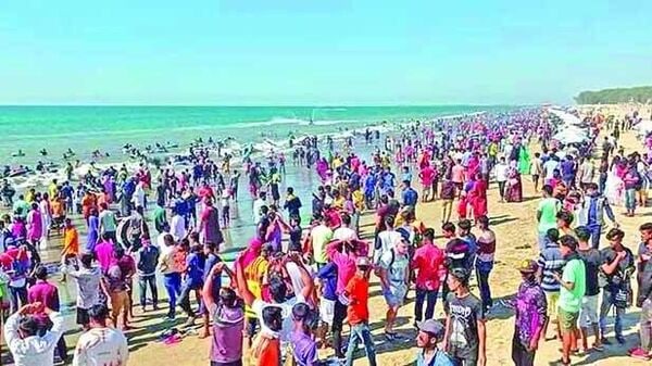 কক্সবাজার সমুদ্র সৈকত। ফাইল ছবি কক্সবাজার সমুদ্র সৈকত। ফাইল ছবি