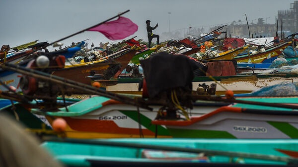 মৎস্যজীবীদের সতর্কতা: মঙ্গলবার থেকে পশ্চিমবঙ্গ এবং ওড়িশা উপকূল বরাবর মৎস্যজীবীদের সমুদ্রে যেতে নিষেধ করা হয়েছে। (ছবিটি প্রতীকী, সৌজন্যে পিটিআই)