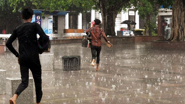 আজ (১১ মে): দার্জিলিং, জলপাইগুড়ি, কালিম্পং, আলিপুরদুয়ার এবং কোচবিহারের দু'একটি জায়গায় ভারী থেকে অতি ভারী বৃষ্টি (৭০ থেকে ২০০ মিলিমিটার) হবে। (ছবিটি প্রতীকী, সৌজন্যে এএনআই)