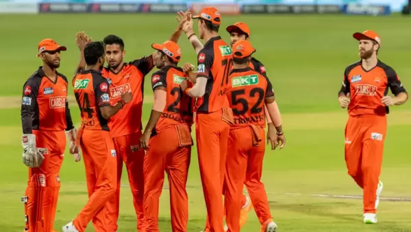 কেন উইলিয়ামসনের নেতৃত্বাধীন সানরাইজার্স হায়দরাবাদ দল। ছবি- আইপিএল। কেন উইলিয়ামসনের নেতৃত্বাধীন সানরাইজার্স হায়দরাবাদ দল। ছবি- আইপিএল।