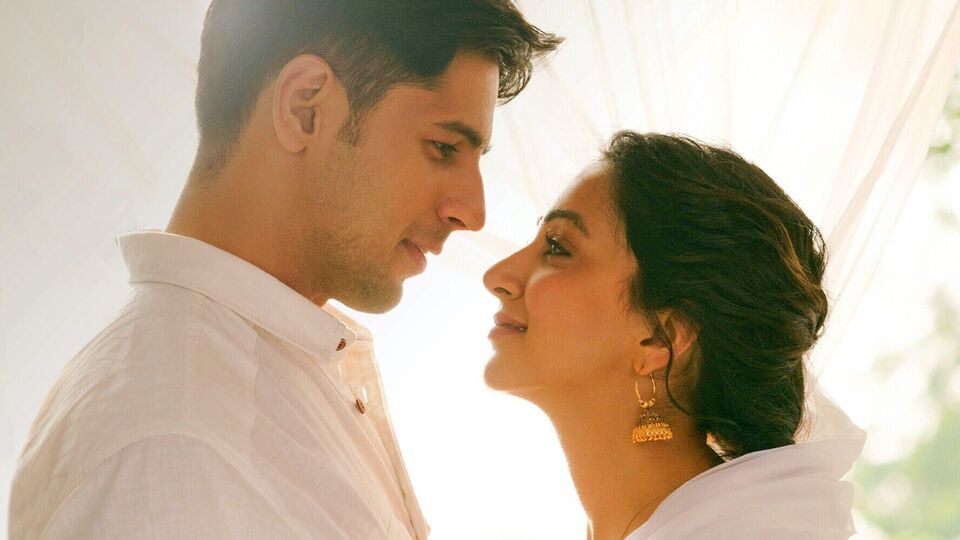 Kiara Advani-Sidharth Malhotra: প্রেম ভেঙেছিল! কিন্তু পরস্পরকে ছেড়ে নাকি  থাকতেই পারলেন না সিড-কিয়ারা - Kiara Advani-Sidharth Malhotra together  again, say can't stay without each other, Bangla ...