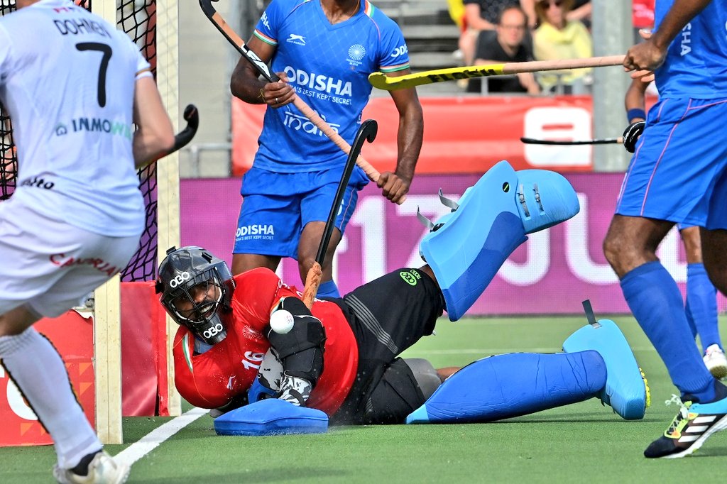 ম্যাচে একাধিক অসামান্য সেভ করেন ভারতীয় গোলকিপার শ্রীজেশ। ছবি- টুইটার (@sports_odisha)। ম্যাচে একাধিক অসামান্য সেভ করেন ভারতীয় গোলকিপার শ্রীজেশ। ছবি- টুইটার (@sports_odisha)।