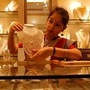 Gold and Silver Prices in Kolkata: কলকাতায় বাড়ল সোনার দাম, সস্তা হল রুপো। (ছবিটি প্রতীকী, সৌজন্যে রয়টার্স)