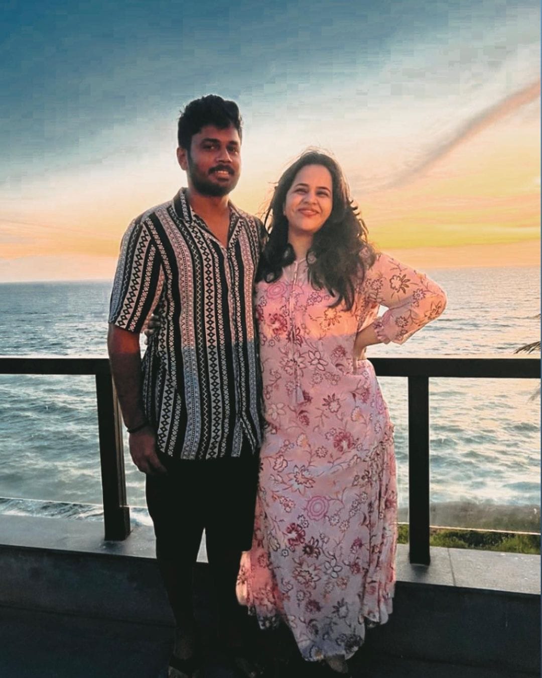 संजूने त्याची वर्गमैत्रीण असलेल्या चारुलतासोबतच लग्न केले आहे. २२ डिसेंबर २०१८ रोजी दोघांचे लग्न झाले होते. संजू आणि चारुलता एकमेकांना कॉलेजच्या दिवसांपासूनच ओळखतात. तिथूनच दोघांची प्रेमकहाणी सुरू झाली होती.