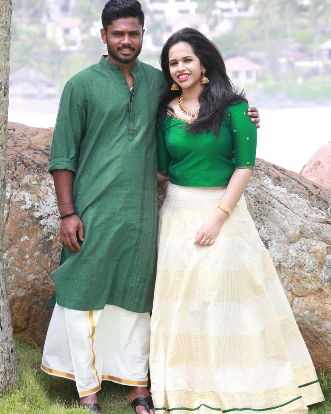 दरम्यान, काही दिवस गेल्यानंतर संजूने चारुलताला मेसेज केला होता. त्यावर समोरून काहीच प्रतिसाद मिळाला नाही. त्यामुळे संजू नाराज झाला. चारुलताला भेटण्यासाठी तो थेट तिच्या कॉलेजात पोहोचला होता.&nbsp;