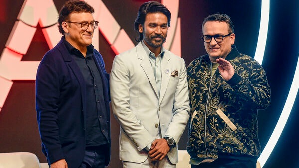 ভারতে দ্য গ্রে ম্যান-এর প্রচারে রুশো ব্রাদার্স ও ধনুশ ভারতে দ্য গ্রে ম্যান-এর প্রচারে রুশো ব্রাদার্স ও ধনুশ