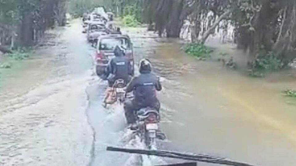Kolhapur Rain कोल्हापूररत्नागिरी मार्ग बंद, पंचगंगेची पाणी पातळी ४०