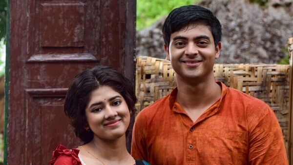 মুগ্ধ করছে দিতিপ্রিয়া-দিব্যজ্য়োতির রসায়ন মুগ্ধ করছে দিতিপ্রিয়া-দিব্যজ্য়োতির রসায়ন