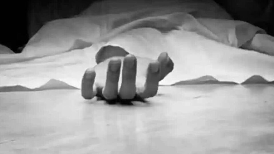 <p>पत्नीसह मुलांनी धर्मांतर केल्यानं पतीचा आत्महत्येचा प्रयत्न</p>