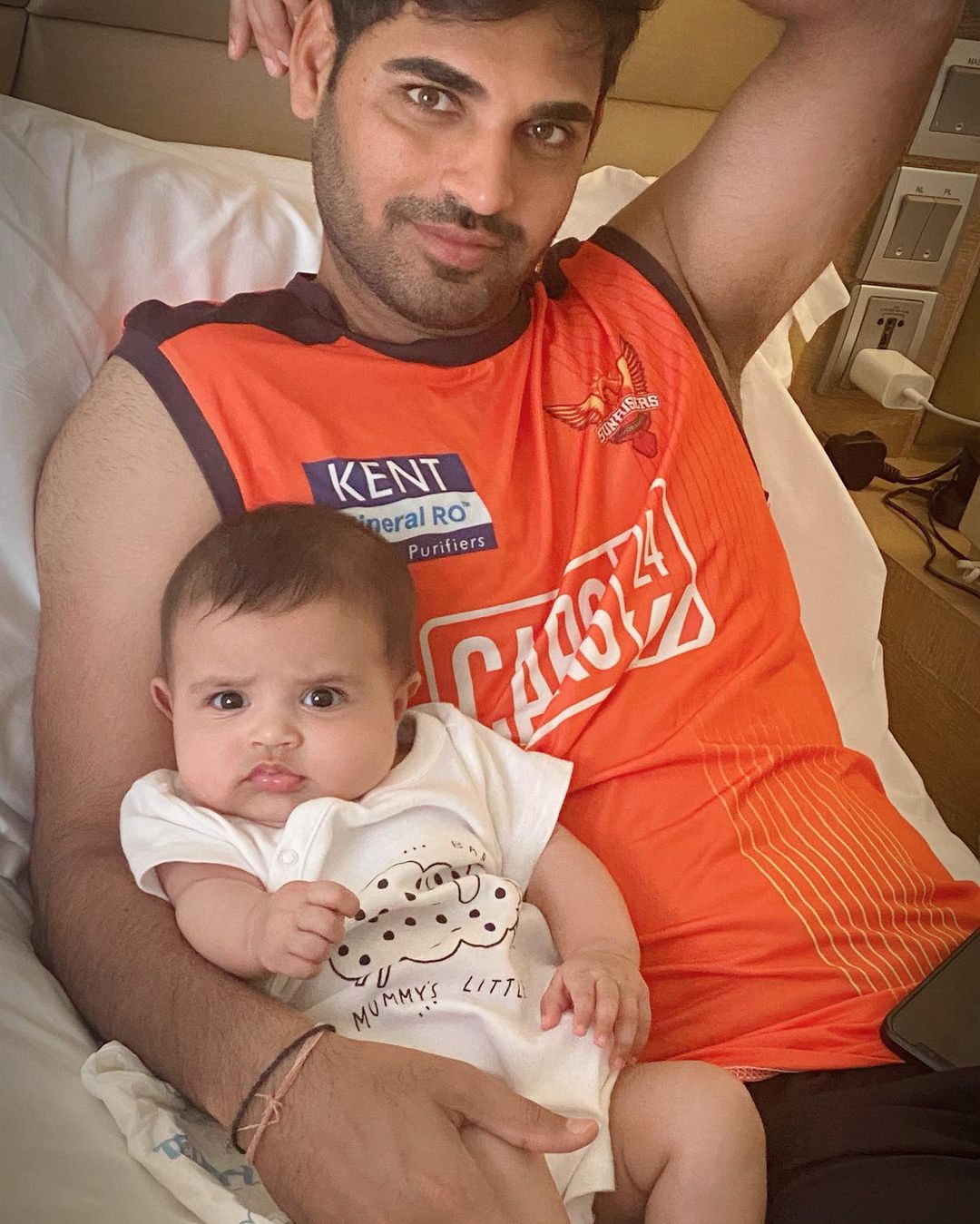 भुवनेश्वर कुमारसाठी आयपीएल २०२१ चांगले गेले नाही. त्या मोसमात तो ११ डावात केवळ ६ विकेट घेऊ शकला. अशा परिस्थितीत त्याच्या टी-20 क्रिकेटमधील भविष्यावर प्रश्न निर्माण होऊ लागले होते. मात्र यानंतर भुवनेश्वरने दमदार पुनरागमन केले.