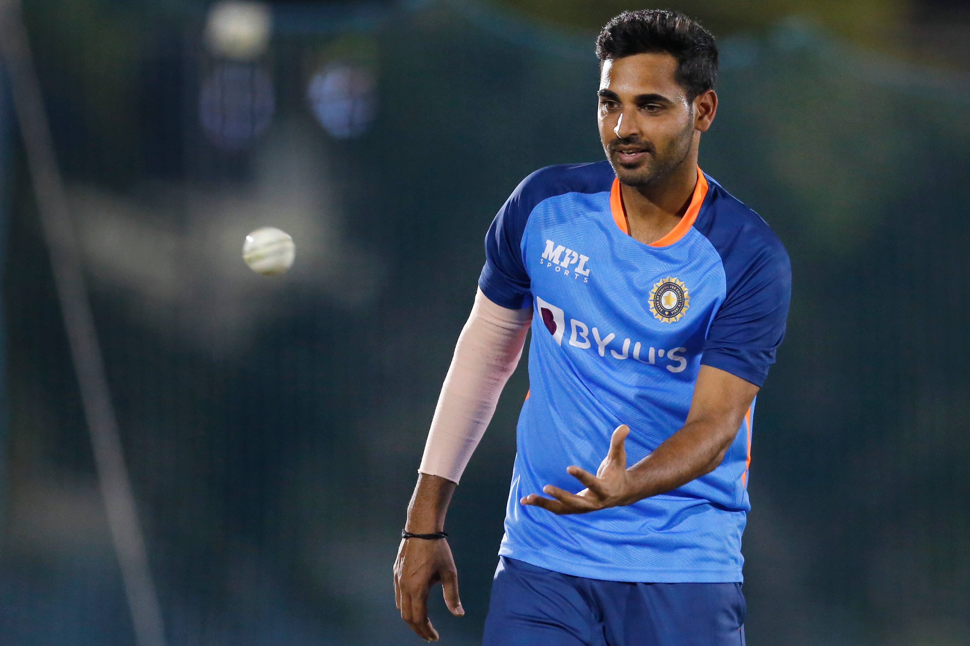 मार्च २०२१ पासून भुवीने २९ T20 डावांमध्ये एकूण ३६ विकेट घेतल्या आहेत. या दरम्यान त्याची सरासरी उत्कृष्ट राहिली आहे. भुवनेश्वर कुमार ज्याप्रकारे टी-20 मध्ये शानदार कामगिरी करत आहे, हे पाहून त्याचा टी-20 विश्वचषकासाठीचा दावा मजबूत होत आहे. जसप्रीत बुमराह परतल्यावर या दोघांची जोडी विरोधकांसाठी कर्दनकाळ बनू शकते.