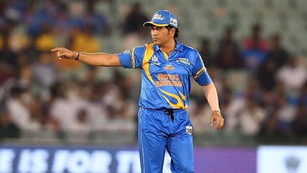 IND Legends vs SA Legends Live: ক্যাচ ছেড়ে মর্নিকে ছক্কা উপহার ওঝার