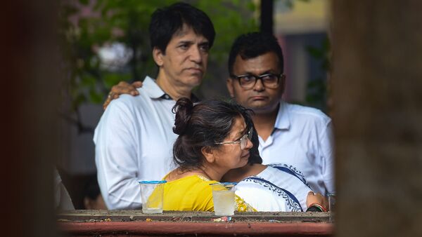 চোখের জলে শেষবিদায় চোখের জলে শেষবিদায়