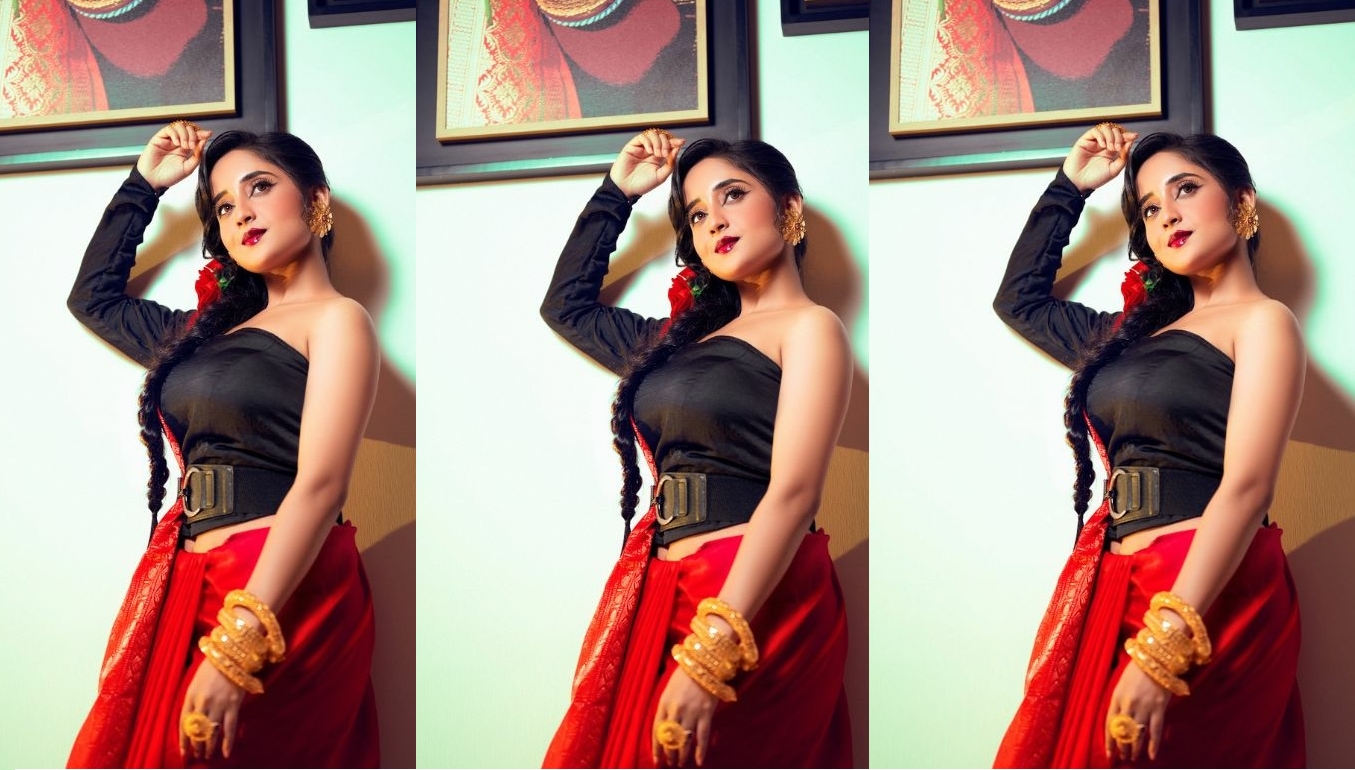 সৌমিতৃষার ইন্দো-ওয়েস্টার্ন লুক (ছবি সৌজন্যে- ইনস্টাগ্রাম/সৌমিতৃষা কুণ্ডু) সৌমিতৃষার ইন্দো-ওয়েস্টার্ন লুক (ছবি সৌজন্যে- ইনস্টাগ্রাম/সৌমিতৃষা কুণ্ডু)