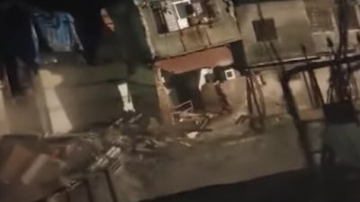 Home Collapse Video In Vile Parle
