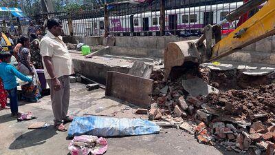BMC removed encroachment at Charni road station footpath