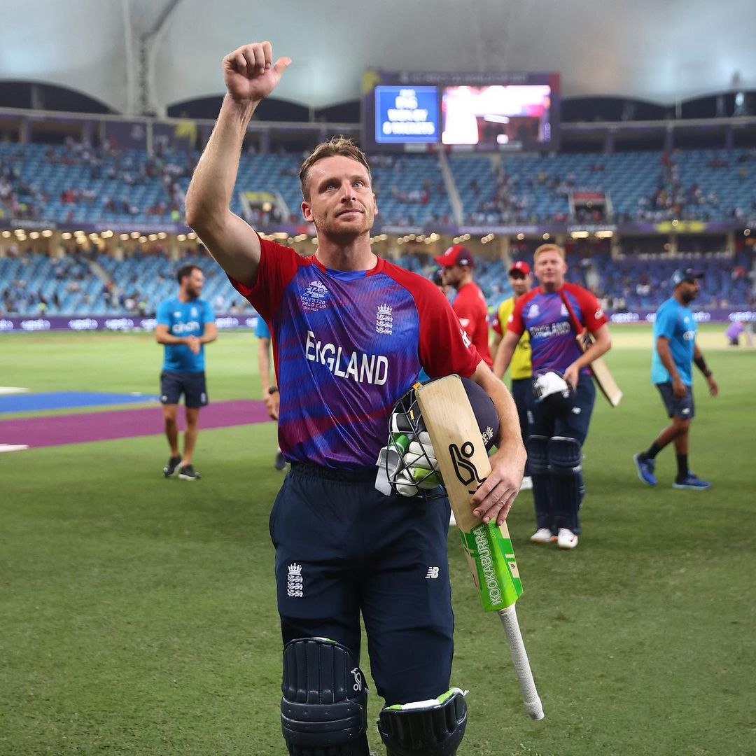 जोस बटलर हा आयपीएल २०२२ मध्ये सर्वाधिक धावा करणारा खेळाडू होता. वास्तविक, जोस बटलरकडे वेगवान गोलंदाजांव्यतिरिक्त फिरकीपटूंविरुद्ध सहजतेने मोठे फटके खेळण्याची क्षमता आहे. इंग्लंडचा हा फलंदाज अवघ्या काही षटकांत सामन्याचे फासे उलटवू शकतो. जोस बटलर हा आयपीएल २०२२ मध्ये सर्वाधिक धावा करणारा खेळाडू होता. वास्तविक, जोस बटलरकडे वेगवान गोलंदाजांव्यतिरिक्त फिरकीपटूंविरुद्ध सहजतेने मोठे फटके खेळण्याची क्षमता आहे. इंग्लंडचा हा फलंदाज अवघ्या काही षटकांत सामन्याचे फासे उलटवू शकतो.