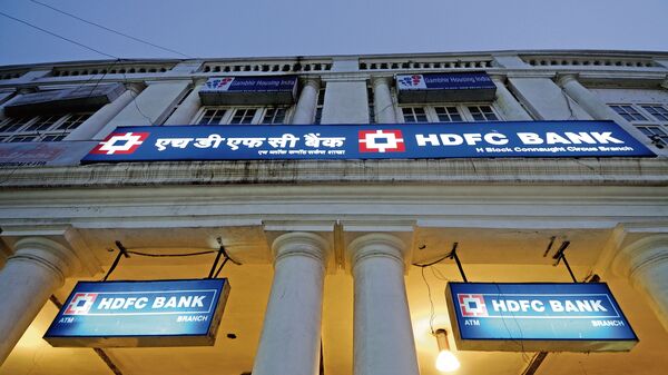 Hdfc Hikes Lending Rate Rbi র ধাক্কা র পরই সুদের হার বাড়াল Hdfc আরও বেশি খরচ হবে Emi দিতে 9348