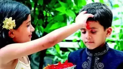 কার্তিক মাসের শুক্লপক্ষের দ্বিতীয় দিনে পালিত হয় ভাইফোঁটা। কার্তিক মাসের শুক্লপক্ষের দ্বিতীয় দিনে পালিত হয় ভাইফোঁটা। 