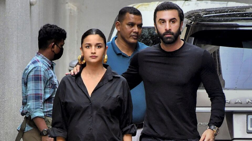 रणबीर आलिया रणबीर आलिया