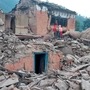 नेपाळमध्ये बुधवारी ६.३ तीव्रतेचा भूकंप झाला, ज्यात चार मुले आणि दोन पुरुषांचा  मृत्यू झाला. येथील  डोटीच्या पश्चिम जिल्ह्यात घरे कोसळल्यानंतर अनेक जखमी झाले आहेत. भारतात ही उत्तराखंड आणि दिल्ली परिसरातही भूकंपाचे हादरे बसले.