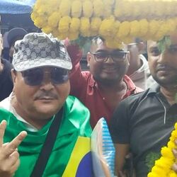 বাজল 'ওয়াকা, ওয়াকা', ব্রাজিলের পতাকা গায়ে জড়িয়ে বিশ্বকাপ দেখতে গেলেন মদন