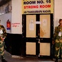 কড়া পাহারায় রয়েছে স্ট্রংরুম(PTI Photo) (PTI)