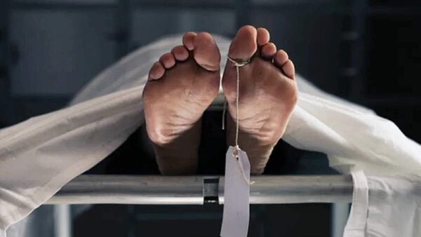 Alipurduar: আচমকাই দা নিয়ে বাবার ওপর ঝাঁপিয়ে পড়ল ছেলে! মৃত বাবা, ভয়ঙ্কর ঘটনা আলিপুরদুয়ারে