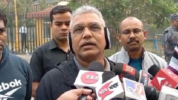Dilip Ghosh: ‘তৃণমূল করেন না বলেই অরিজিতের শো বাতিল করা হয়েছে’, তোপ দাগলেন দিলীপ