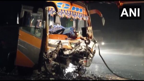 Gujarat Accident: বছরের শেষ দিনে ভয়াবহ দুর্ঘটনার সাক্ষী গুজরাট, বাস-SUV মুখোমুখি সংঘর্ষে মৃত ৯